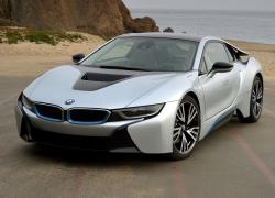 BMW начинает продажи в России гибридного спорткупе i8