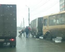  Водители маршруток подрались из-за пассажиров 