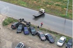 Пьяный водитель на внедорожнике протаранил шесть машин