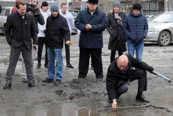 Подрядчиков заставят переделывать дороги в столице Южного Урала